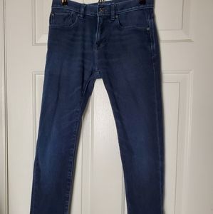 Banana Republic The Traveler Slim Size 28